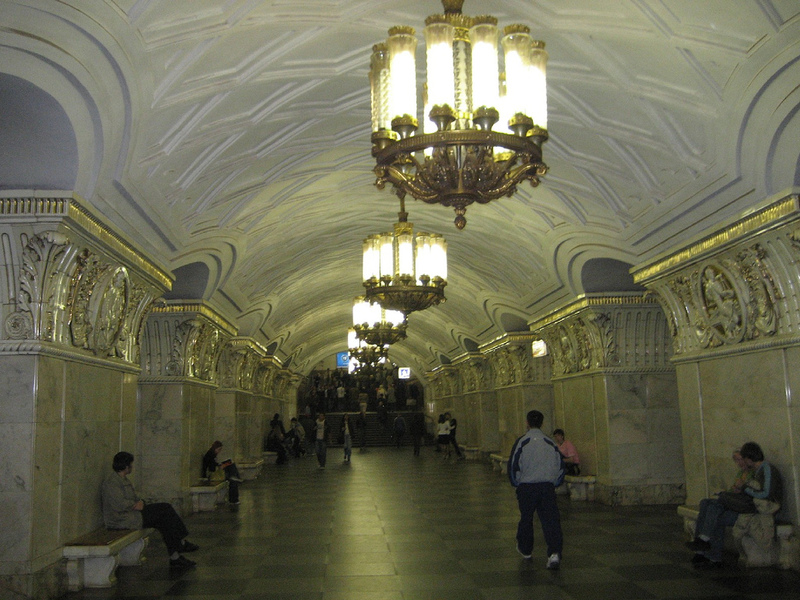 Московское метро превратилось в киностудию Московское метро превратилось в киностудию